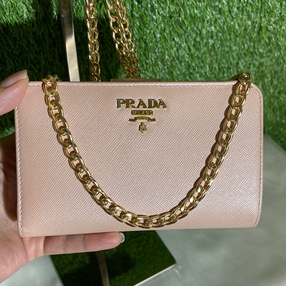 ❤️ Prada Saffiano Leather Wallet On Chain